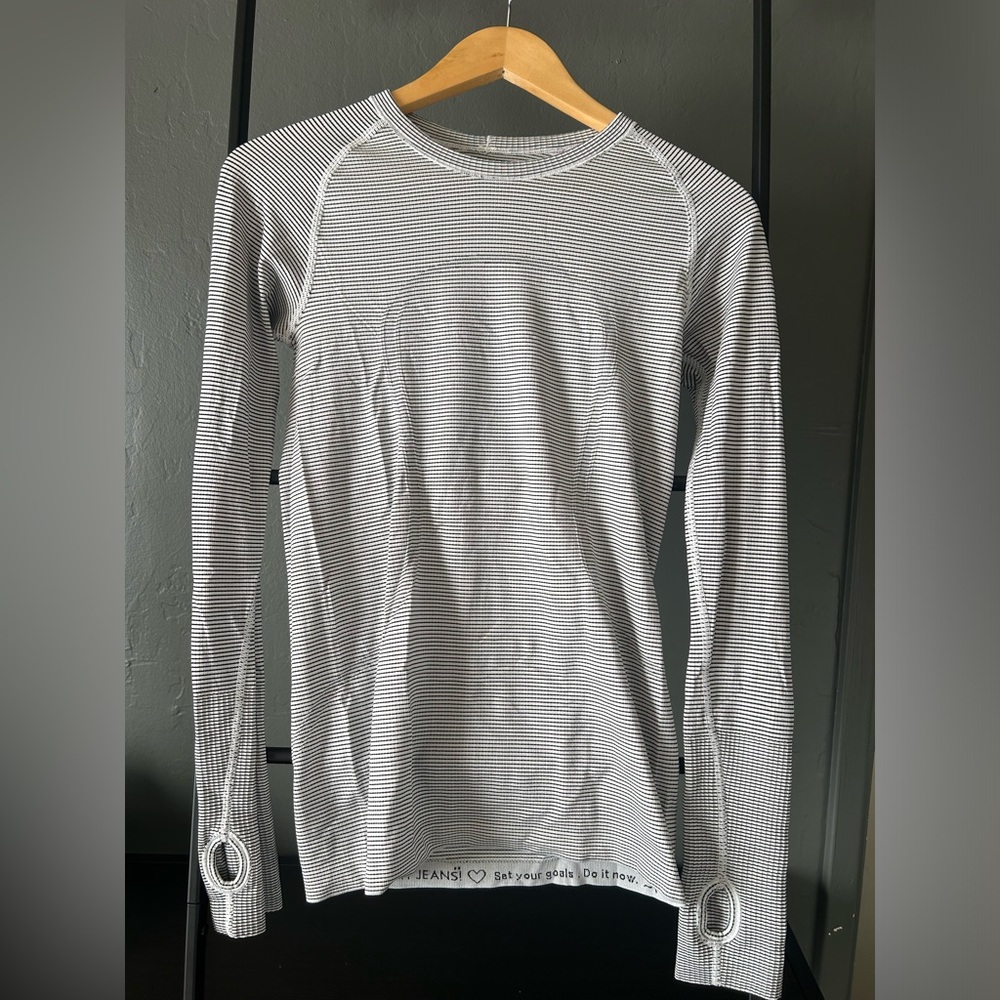Lululemon black and white striped ribbed Long sleeve workout shirt